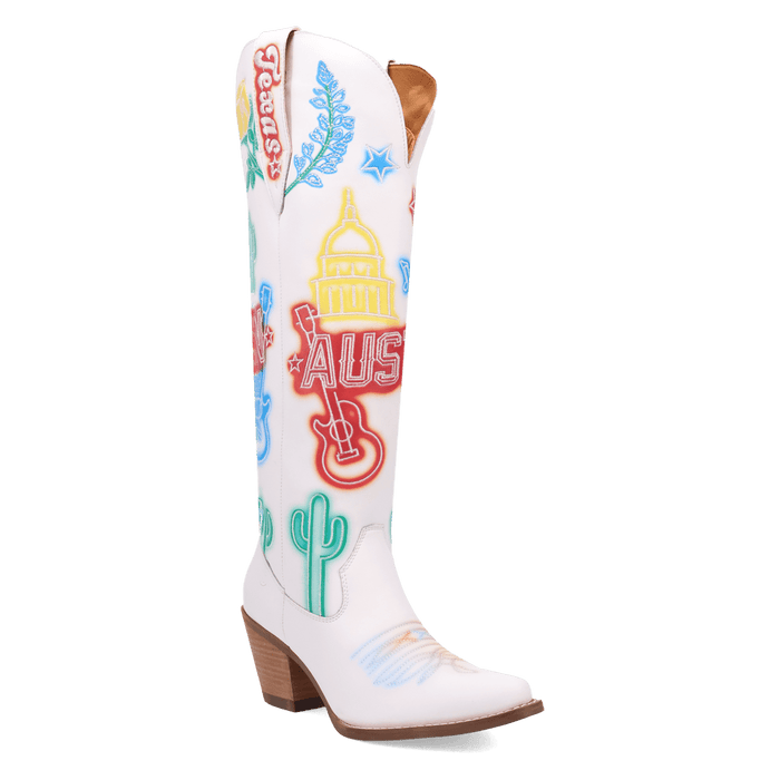 PRODUCT SHOT AUSTIN LEATHER BOOT AT 45 DEGREE ANGLE