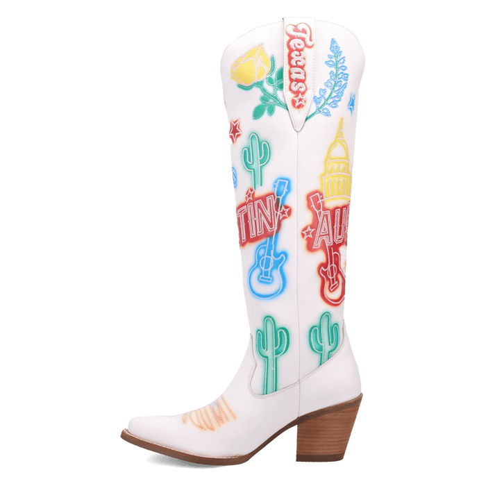 PRODUCT SHOT AUSTIN LEATHER BOOT AT 135 DEGREE OUTSIDE ANGLE