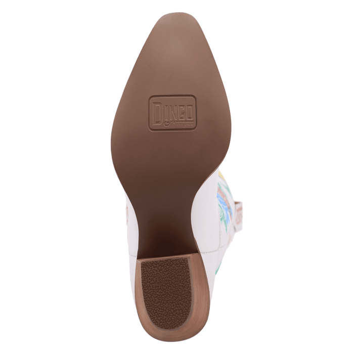 PRODUCT SHOT AUSTIN LEATHER BOOT AT OUTSOLE ANGLE