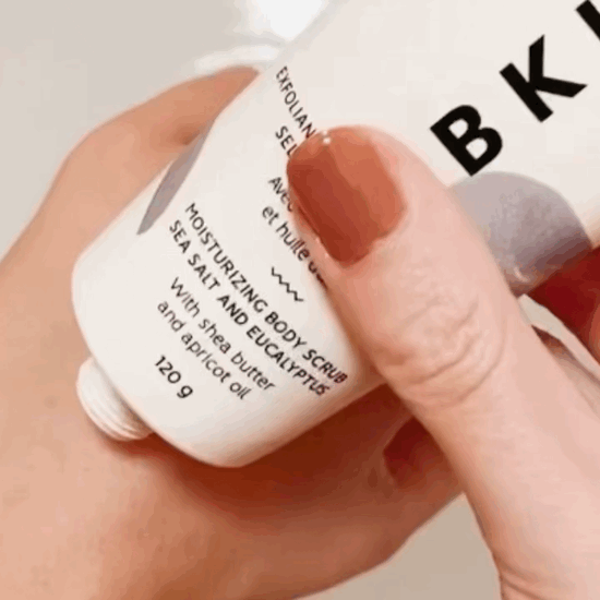 BKIND Exfoliant pour le Corps - Sel marin et eucalyptus. Fait localement à Montréal, Québec.