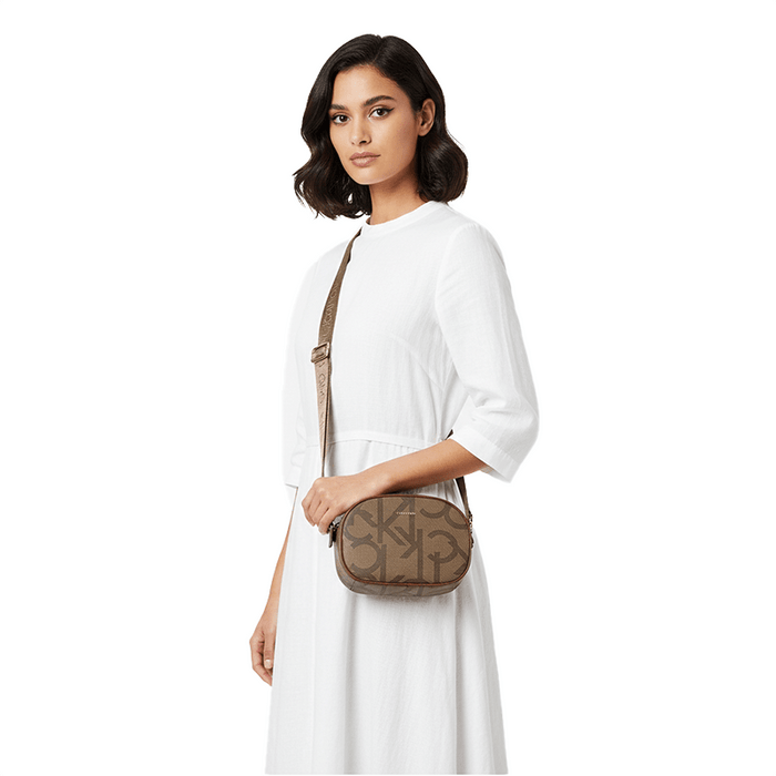CALVIN KLEIN ULTRALIGHT SADDLE HANDBAG - olive - CB5 - Runner