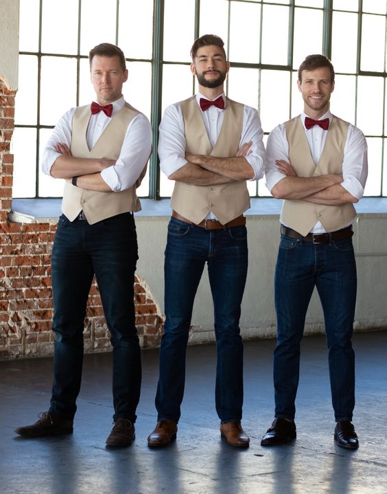 Champagne Satin Groomsmen Vest Made to Order Wedding Men's Waistcoat V-neck 2 Pockets 3 Buttons