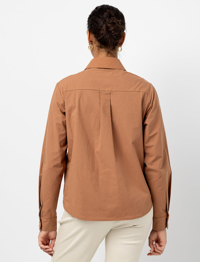 Chemise en popeline à boutons dorés