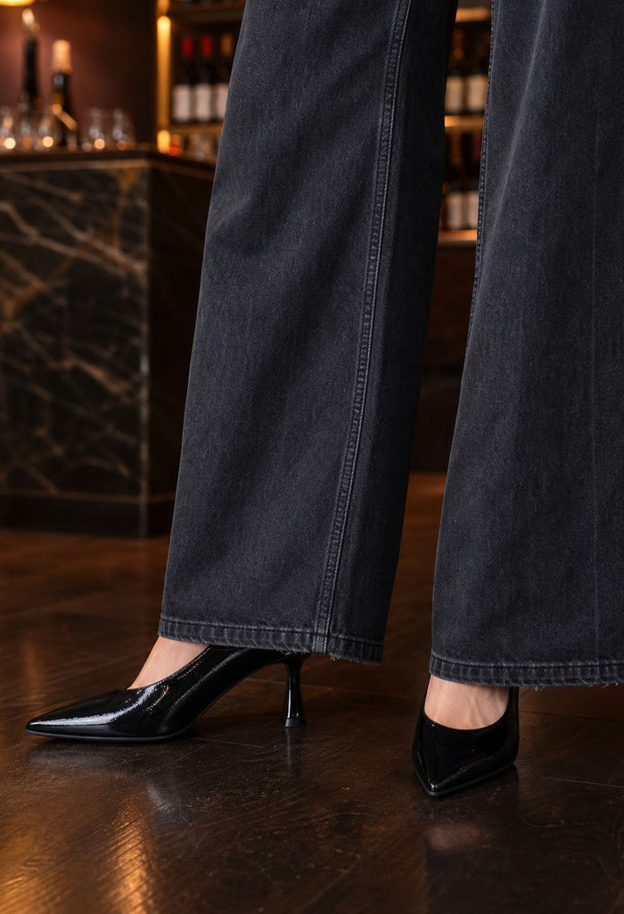 Curved Court Heel