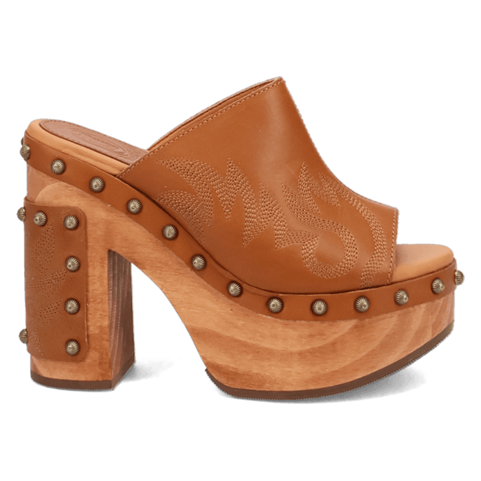 PRODUCT SHOT FREE SPIRIT WOODEN SANDAL AT 90 DEGREE INSIDE ANGLE