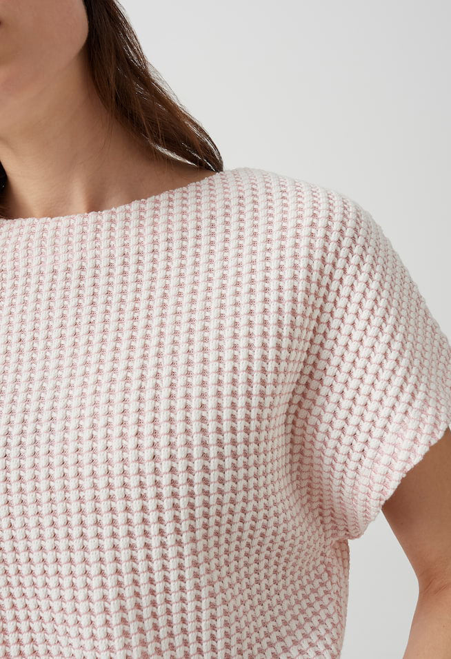Gutina Structured Top