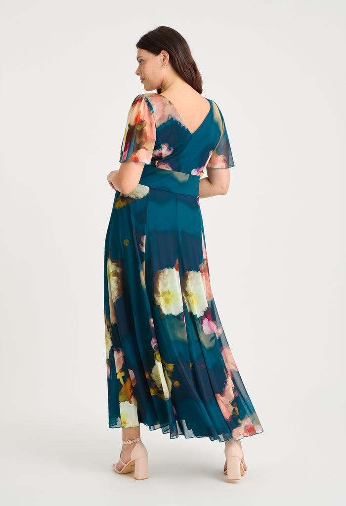 Isabelle Curve+ Float Sleeve Maxi Dress