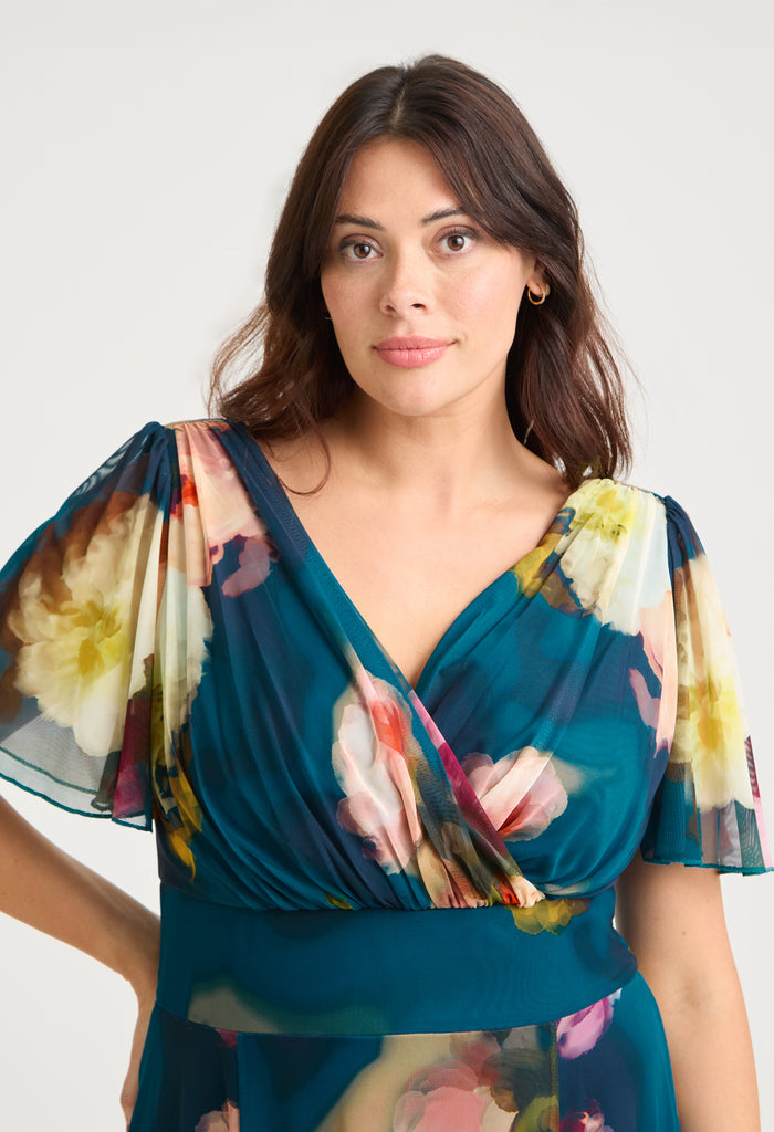 Isabelle Curve+ Float Sleeve Maxi Dress