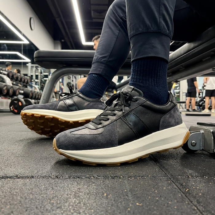 Men’s Genuine Leather Sports Shoes – Cowhide Lace-Up Sneakers with Breathable Design, EVA Cushioning & Low Wedge Comfort