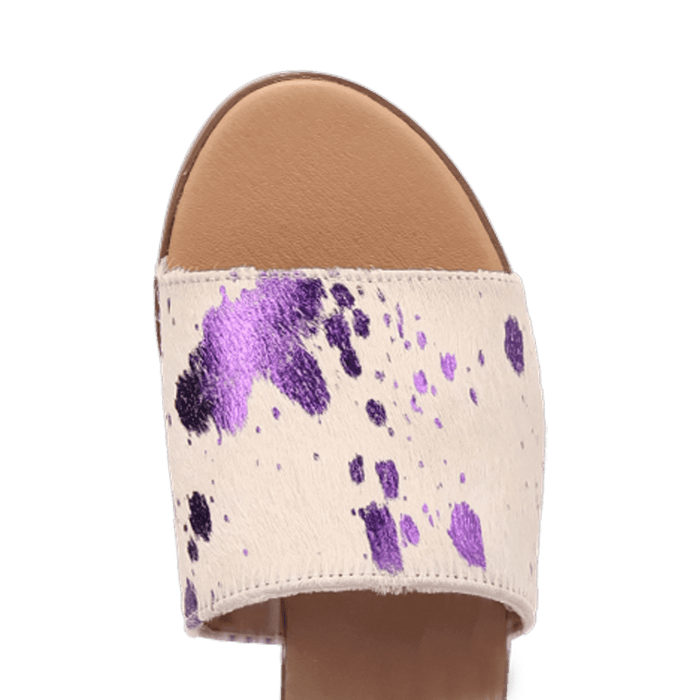 PRODUCT SHOT MOO MOO SANDAL AT TOE ANGLE