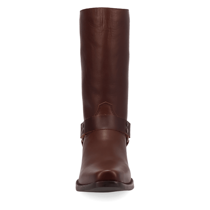 PRODUCT SHOT PATRIOT LEATHER BOOT AT FRONT ANGLE