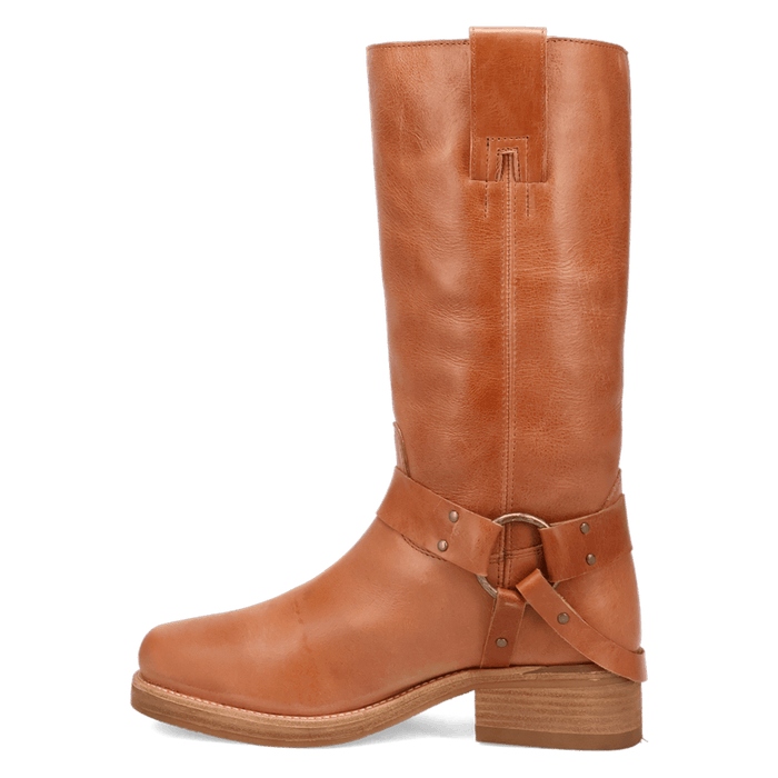 PRODUCT SHOT RIP LEATHER BOOT AT 135 DEGREE OUTSIDE ANGLE