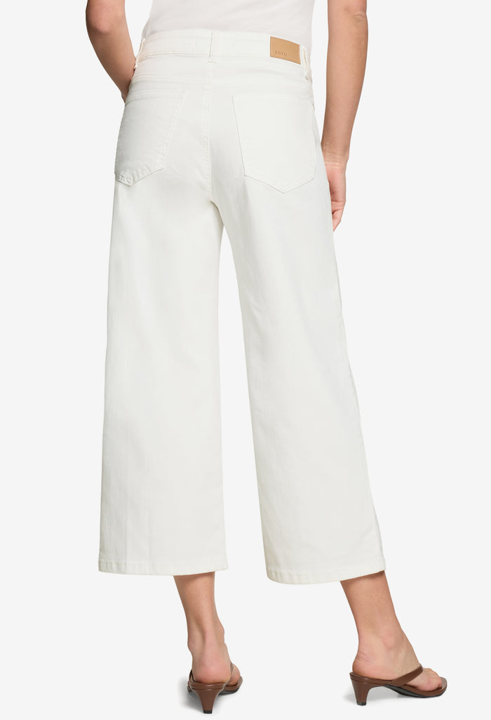Straight Leg Cropped Jeans