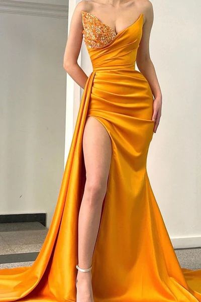 Stylish Prom Dress 2023 Mermaid/Trumpet V Neck Strapless Draping Satin with Slit