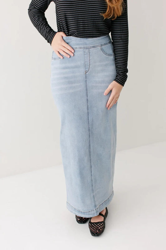 Tara Classic Waistband Maxi Denim in Lt. Wash