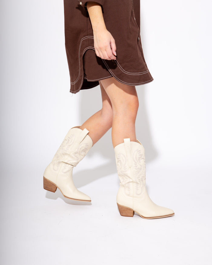 The Amaya Ivory Classic Western Boot
