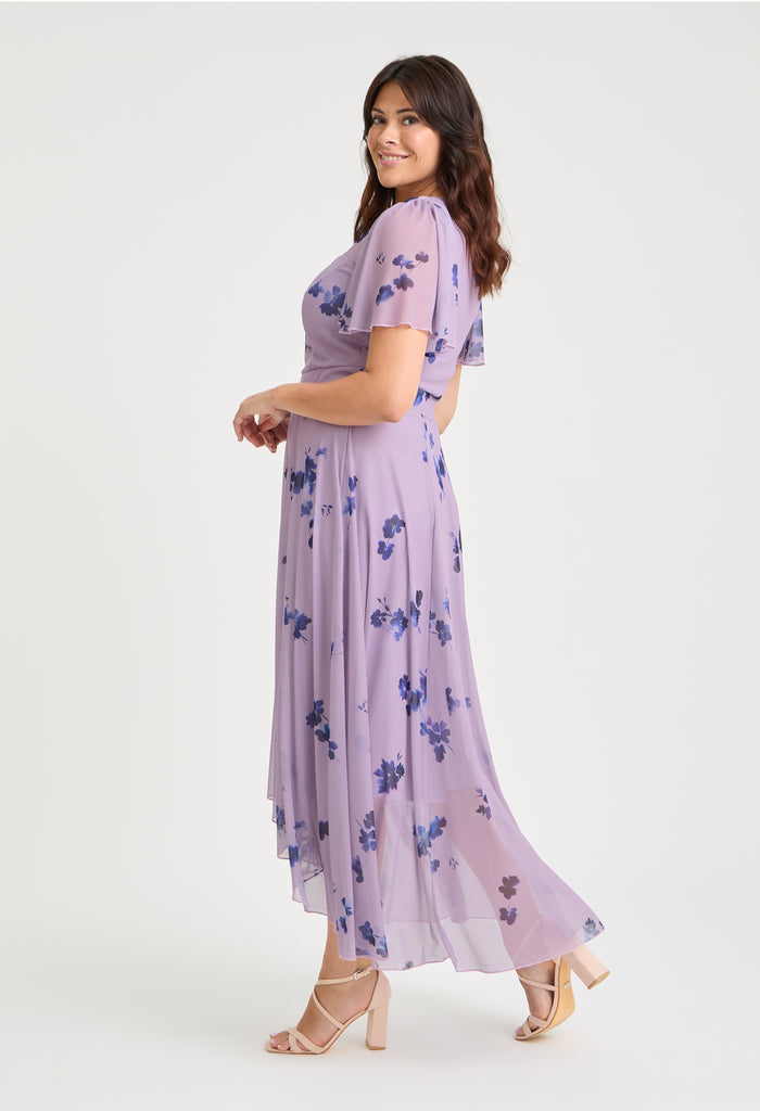 Tilly Angel Sleeve Sweetheart Curve+ Dress