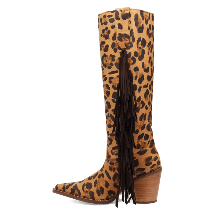 PRODUCT SHOT TWISTER LEATHER BOOT AT 135 DEGREE OUTSIDE ANGLE