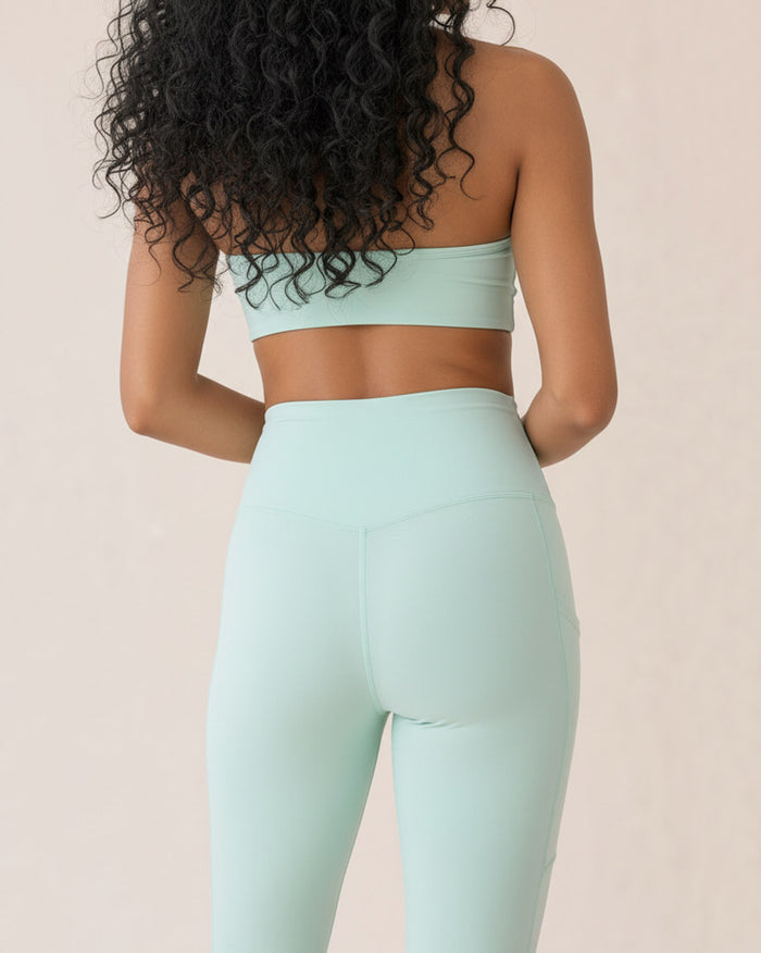 Umbra Gather Twist Sports Bra
