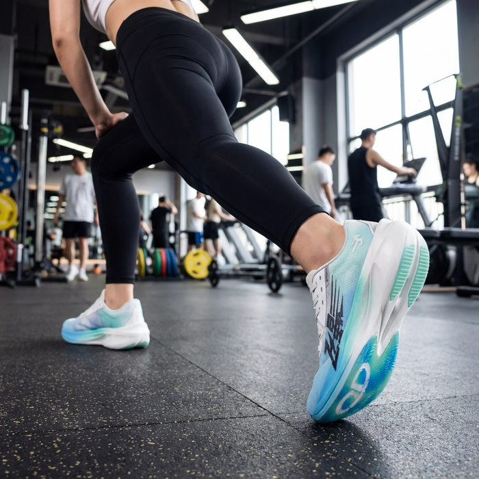 Women’s Carbon Plate Running Shoes – Lightweight Breathable Mesh Sneakers with Shock Absorption & Energy Return for Road Running & Training