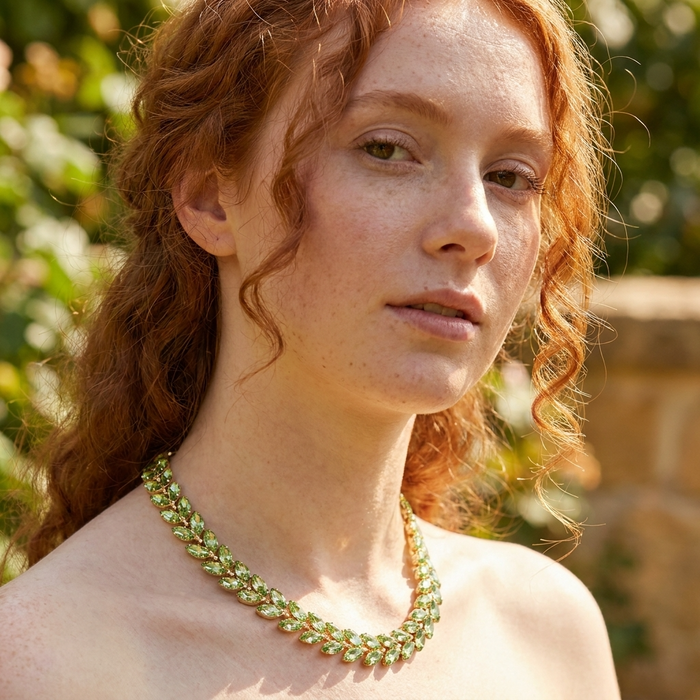 Women's Crystal Leaf Necklace – Elegant Adjustable Chain with Vintage-Inspired Design & Sparkling Statement Pendant