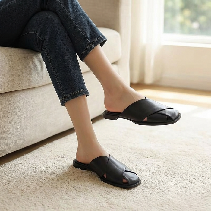 Women’s Open Toe Flat Slippers – Korean Style Casual Slip-On Sandals with Thick Sole, Hollow Design & Comfortable Everyday Wear