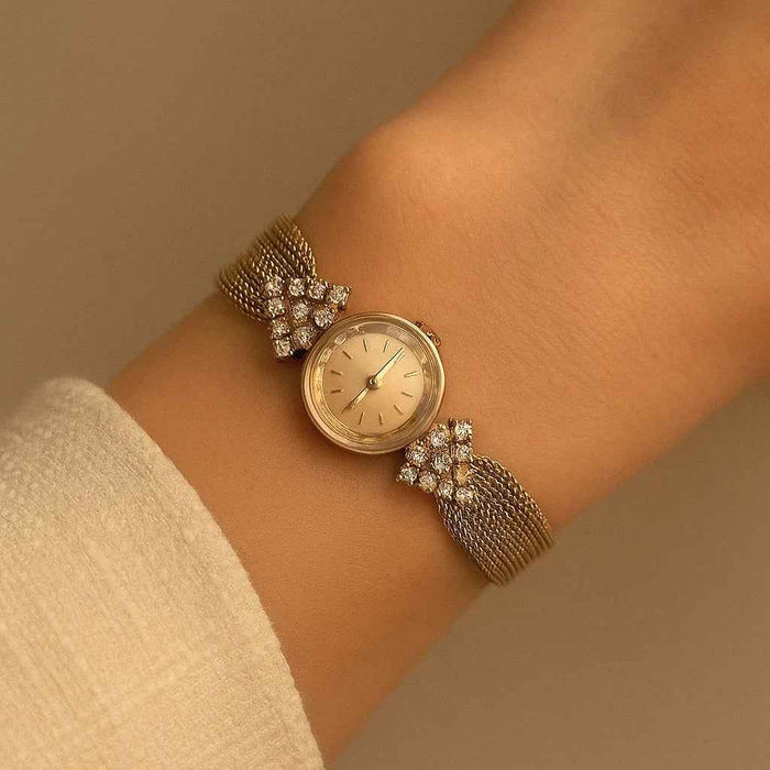 Women's Quartz Watch – Elegant 24-Hour Display with Butterfly Clasp, Leather & Metal Strap Options