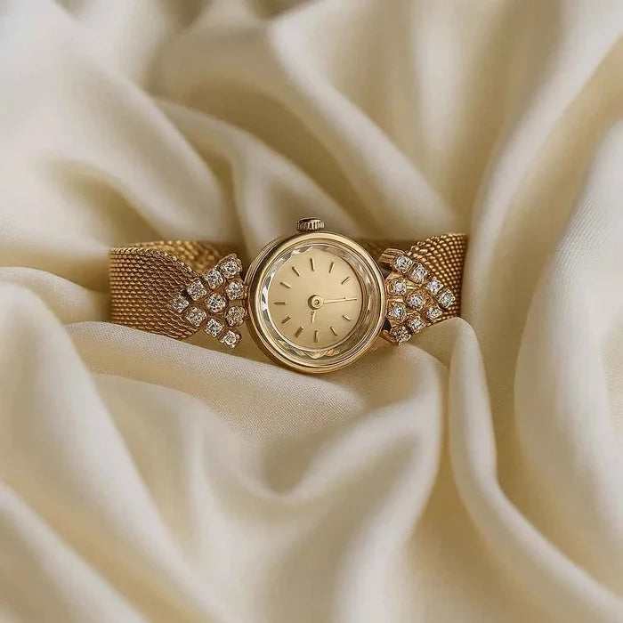 Women's Quartz Watch – Elegant 24-Hour Display with Butterfly Clasp, Leather & Metal Strap Options