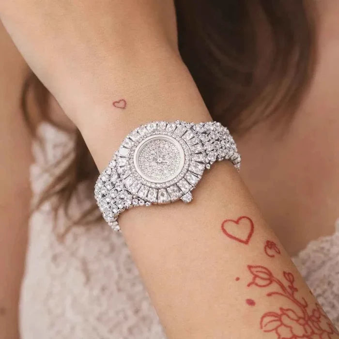 Women's Rhinestone Fashion Watch – Round Dial Quartz Watch with Diamond Accents