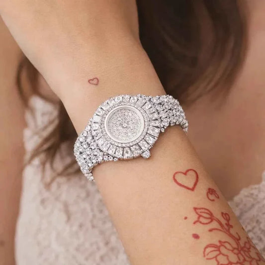 Women's Rhinestone Fashion Watch – Round Dial Quartz Watch with Diamond Accents