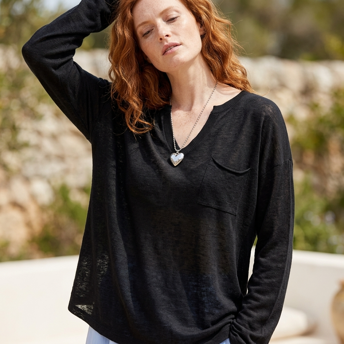 Women's Tencel Linen Blend V-Neck Long Sleeve Top – Loose Fit UV-Protection Pullover